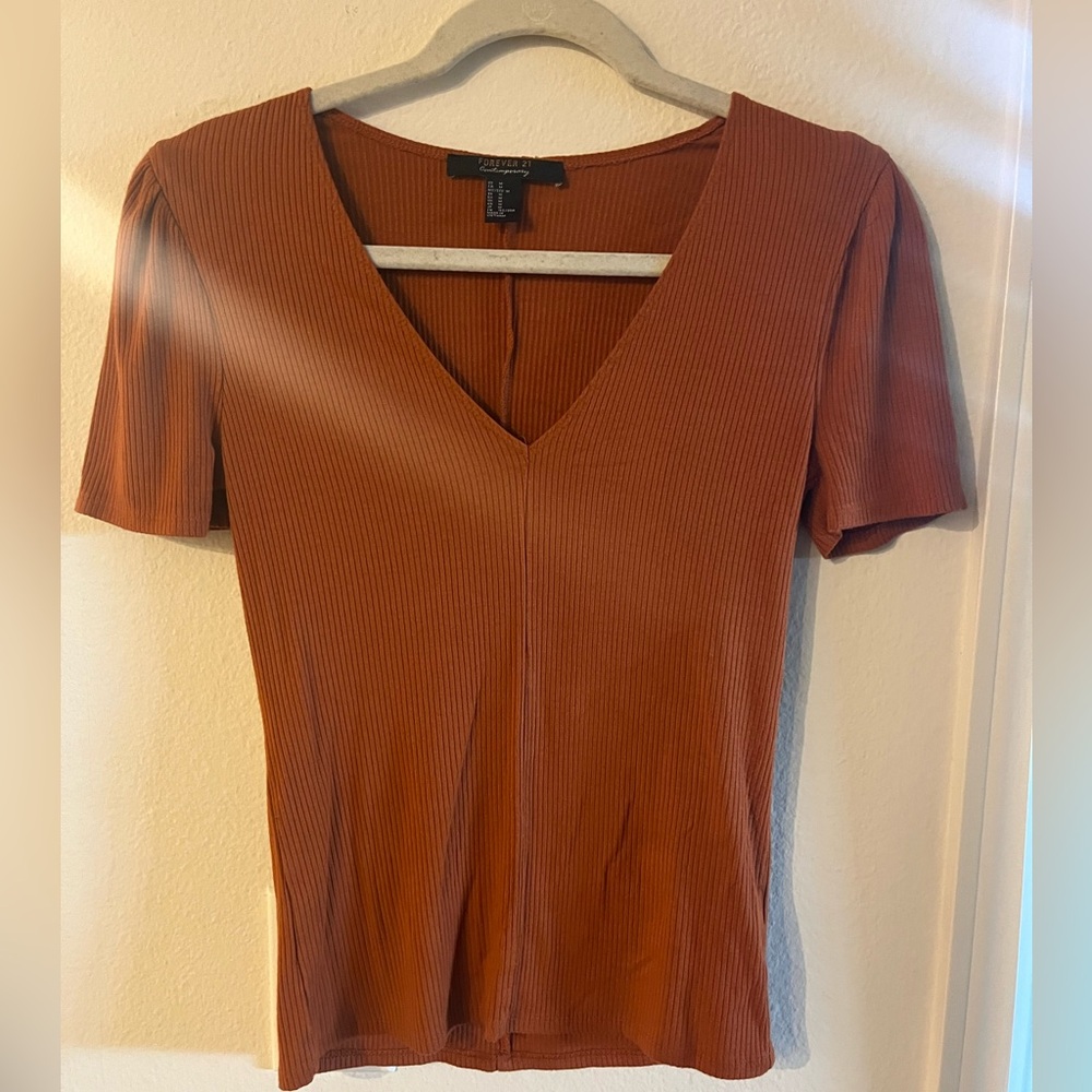 Rust V-Neck Ribbed Top